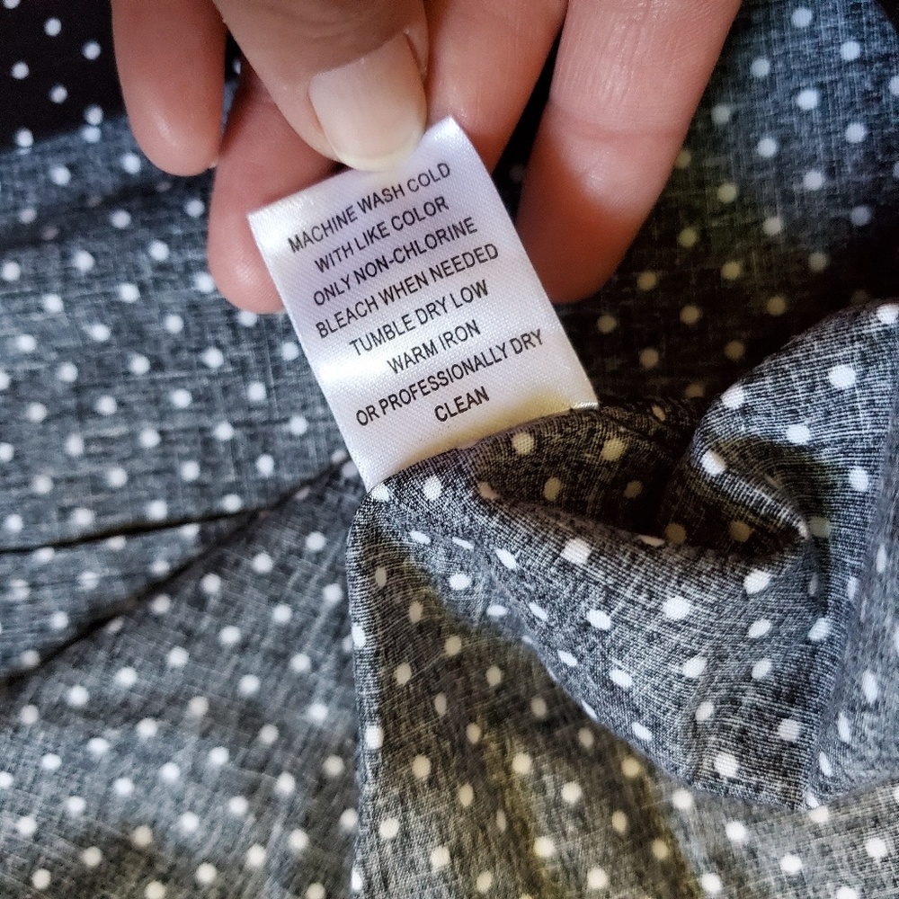 Hester & Orchard Button Down Size Small - image 5